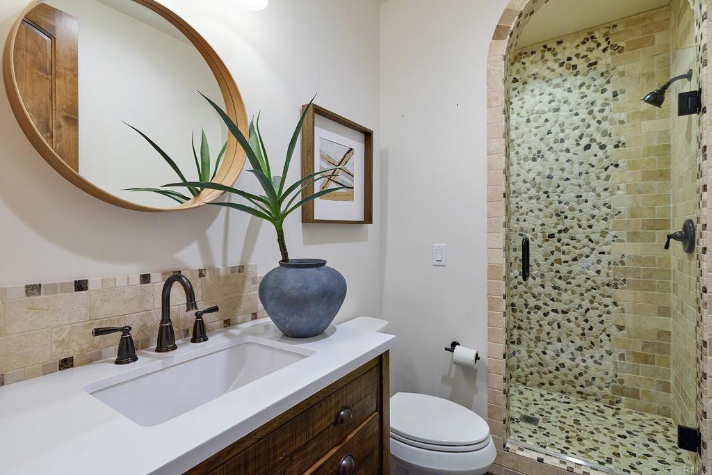 6811 Vianda Court Property Photo 46