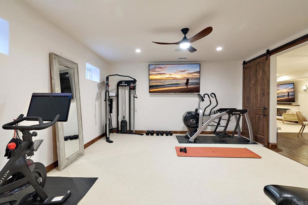 6811 Vianda Court Property Photo 47