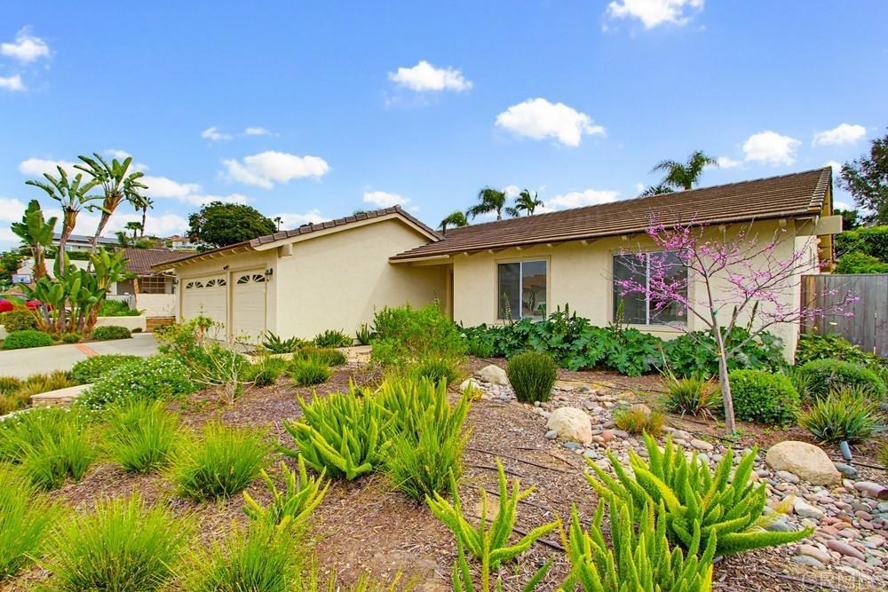 825 Santa Hidalga Property Photo 3