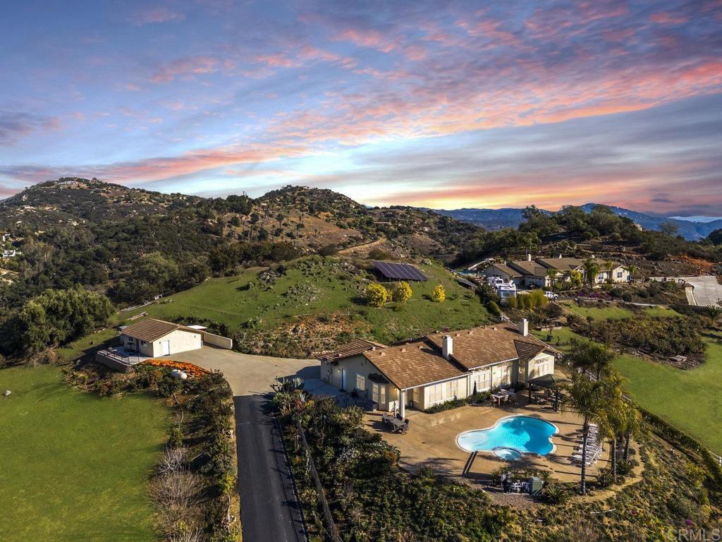 27051 Toyon Ridge Trail Property Photo 7