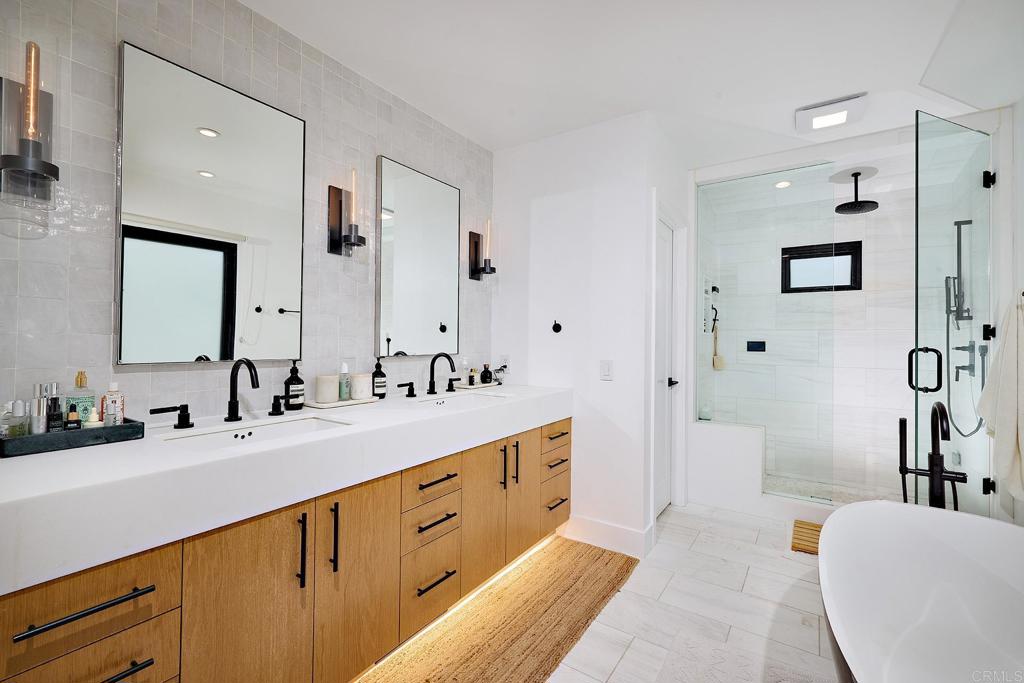 1472 Neptune Avenue Property Photo 14