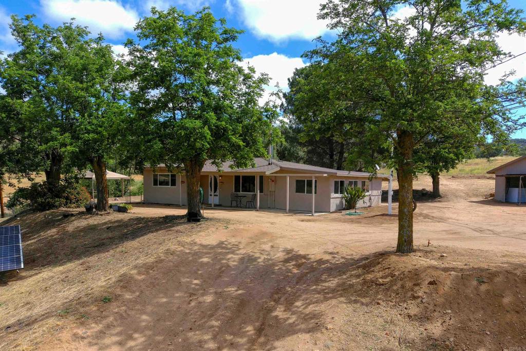 25561 E Old Julian Highway Property Photo 4