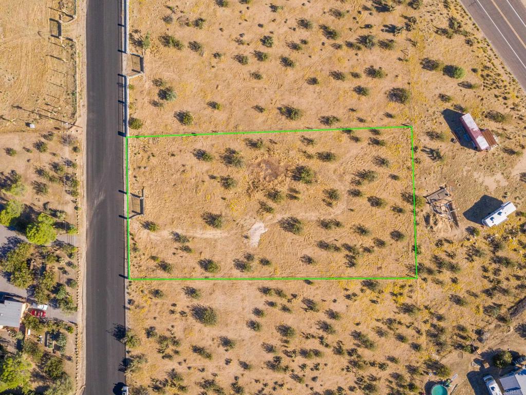 1 Kickin Horse Trail Property Photo 14