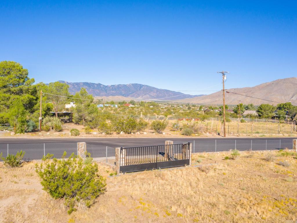 1 Kickin Horse Trail Property Photo 16