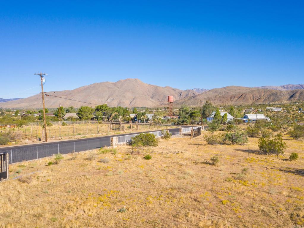 1 Kickin Horse Trail Property Photo 18
