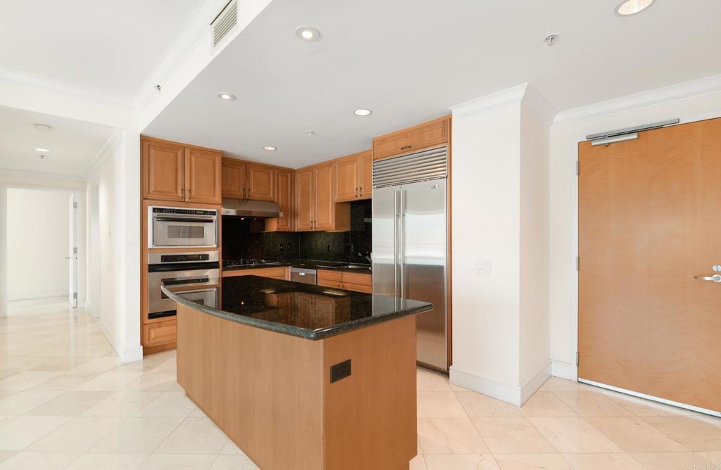 645 Front Street 1304 Property Photo 9