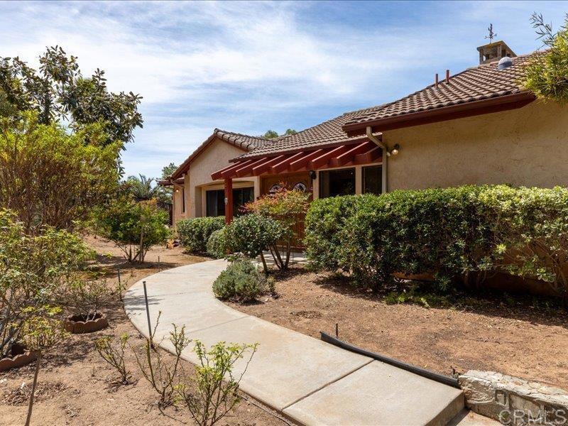 26635 Crescendo Drive Property Photo 4