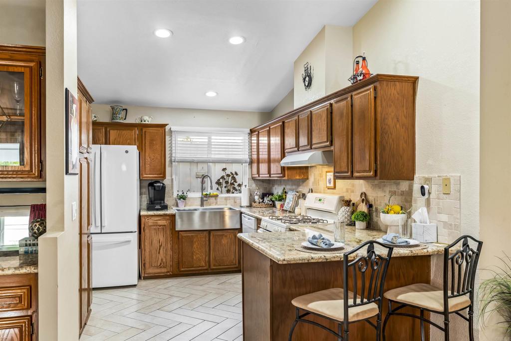2010 W San Marcos Blvd #8 Property Photo 4