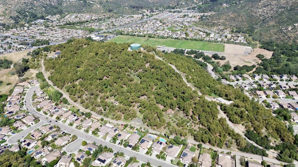 3135 E Valley Parkway Property Photo 2