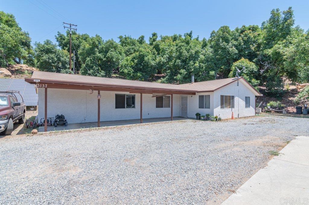 3135 E Valley Parkway Property Photo 3