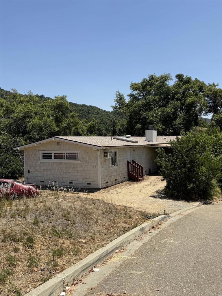 3135 E Valley Parkway Property Photo 58