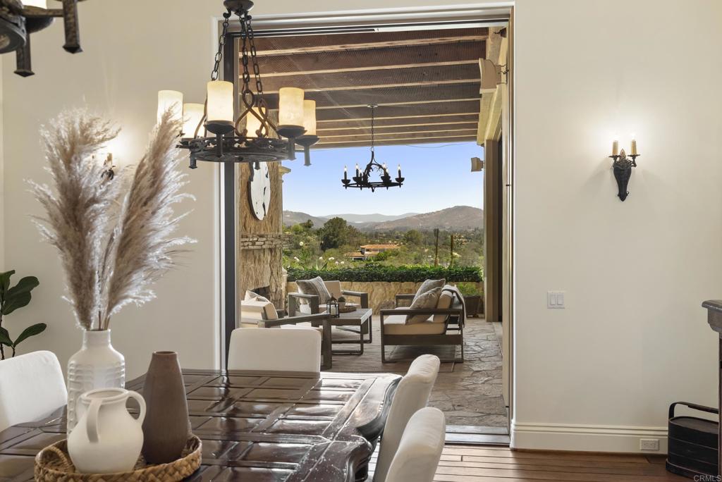 5423 Calzada Del Bosque Property Photo 10