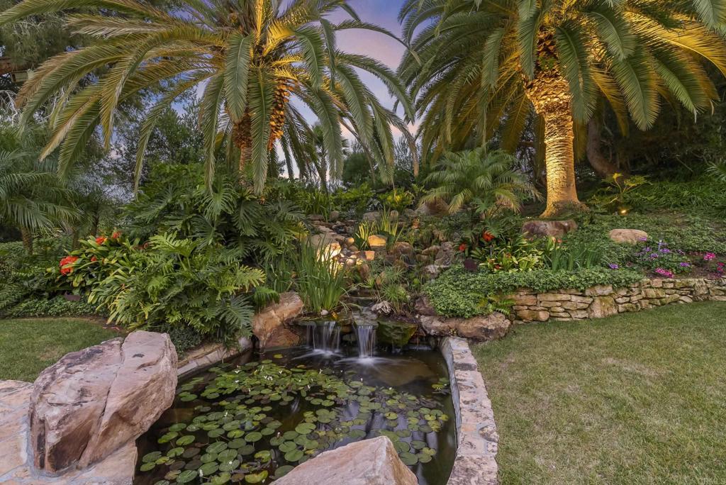 5423 Calzada Del Bosque Property Photo 26