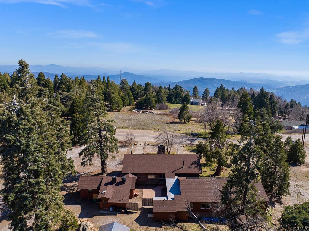 22228 Crestline Road Property Photo 4