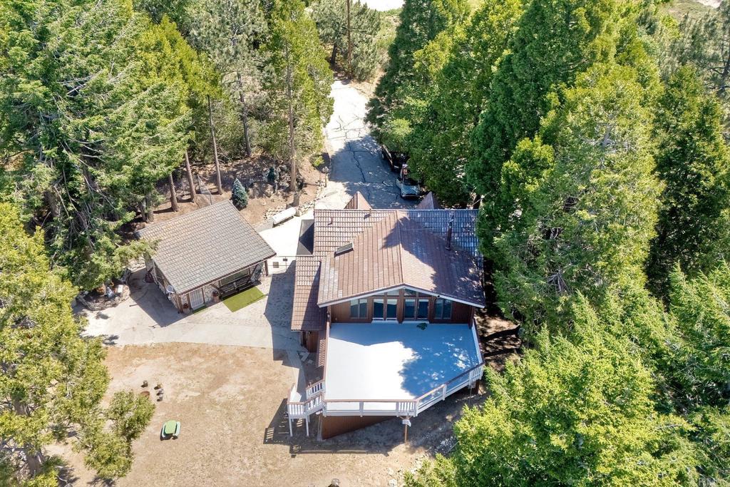 22223 Crestline Road Property Photo 4