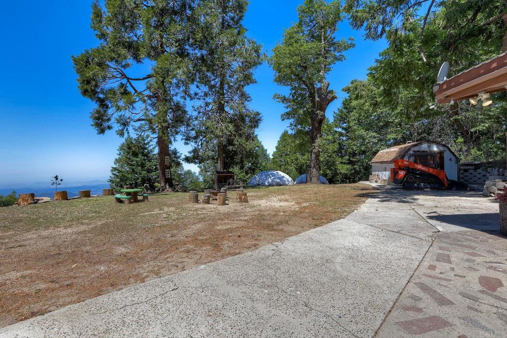 22223 Crestline Road Property Photo 10