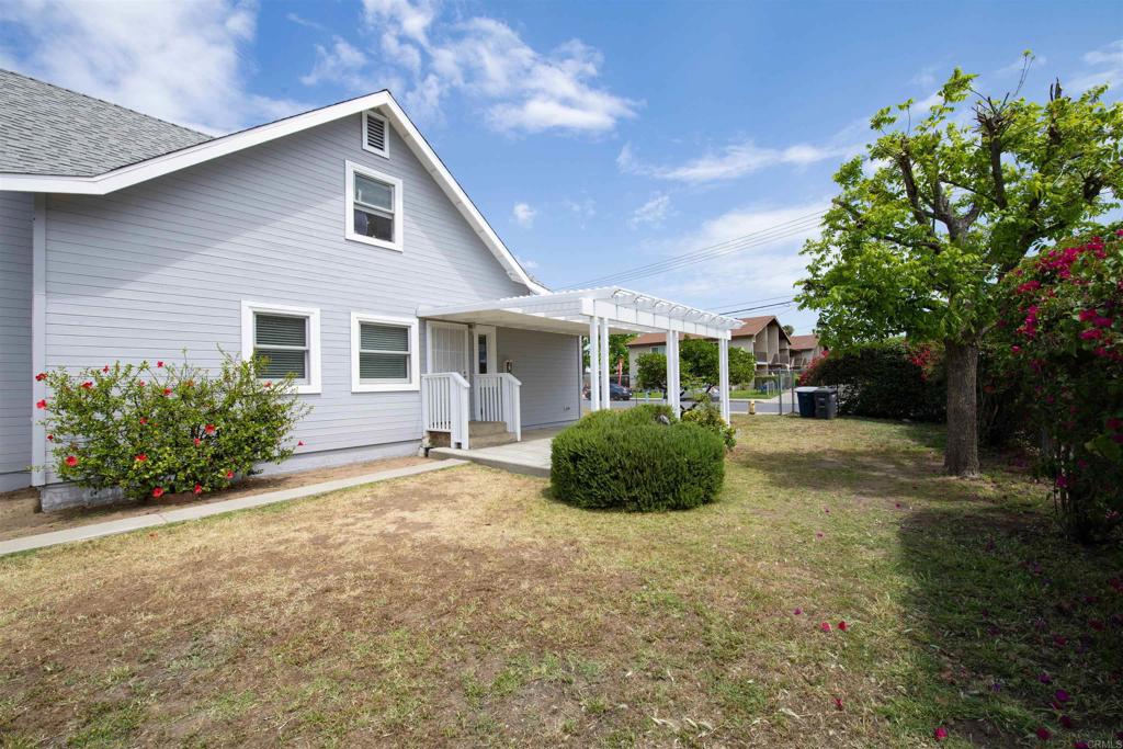 405 N Juniper Street Property Photo 2