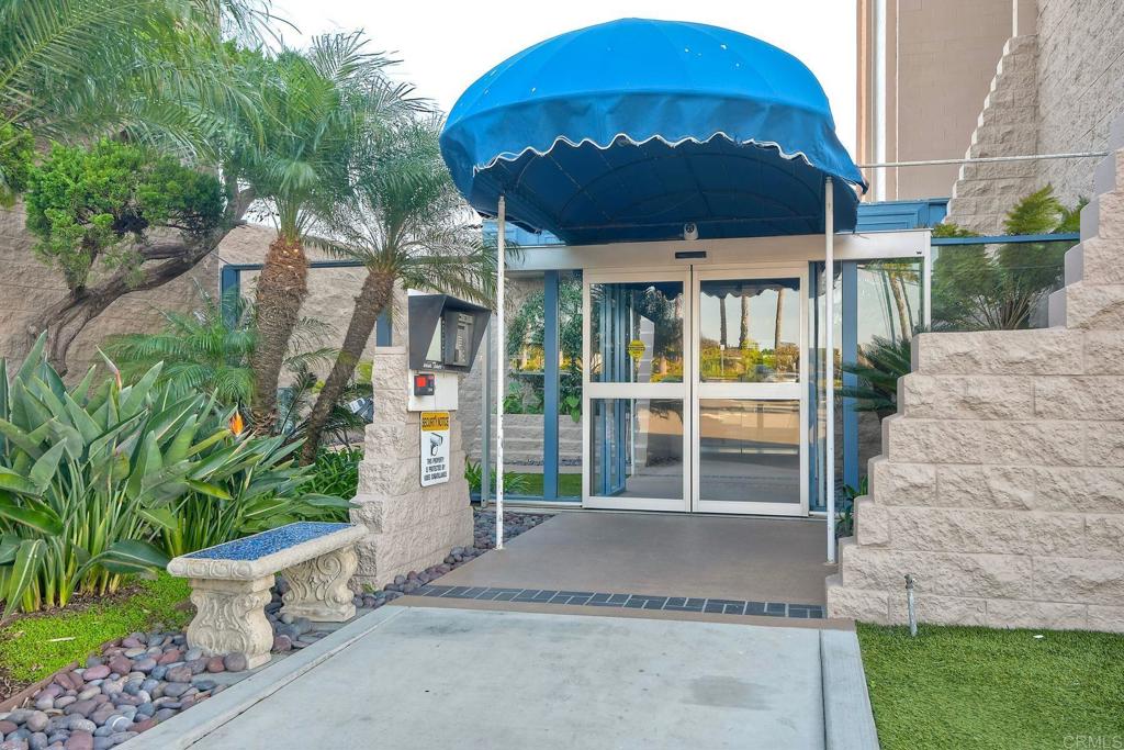 1200 N Harbor Property Photo 3