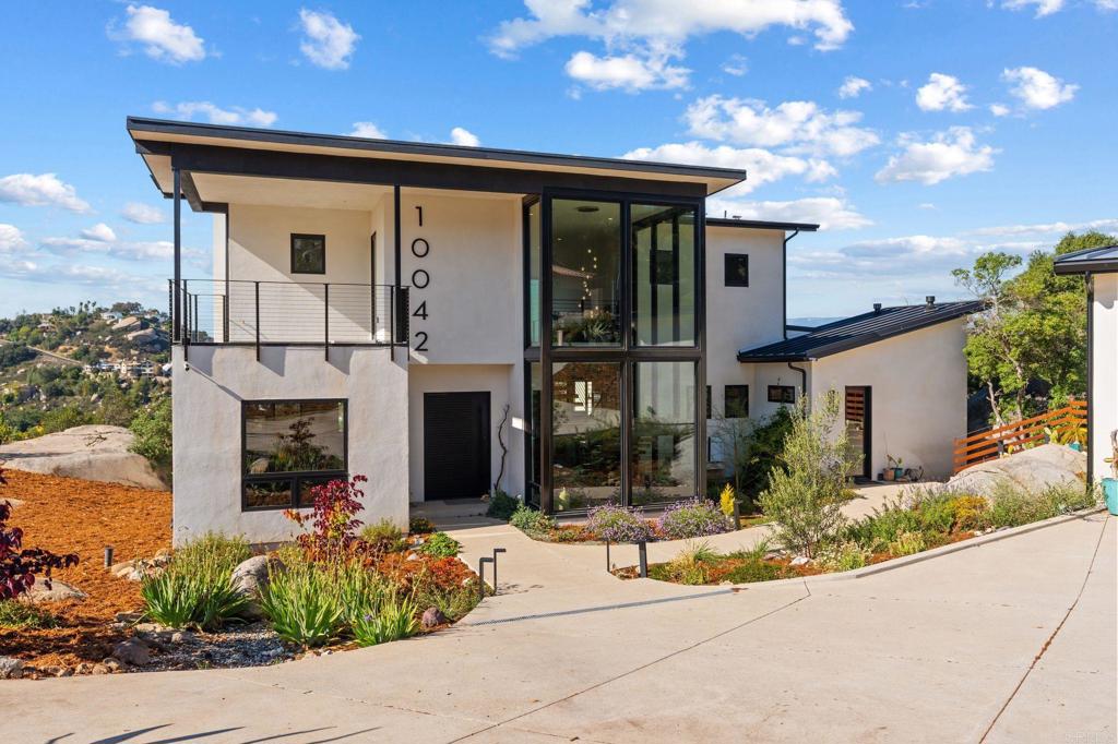 10042 Tall Oak Dr Property Photo 1