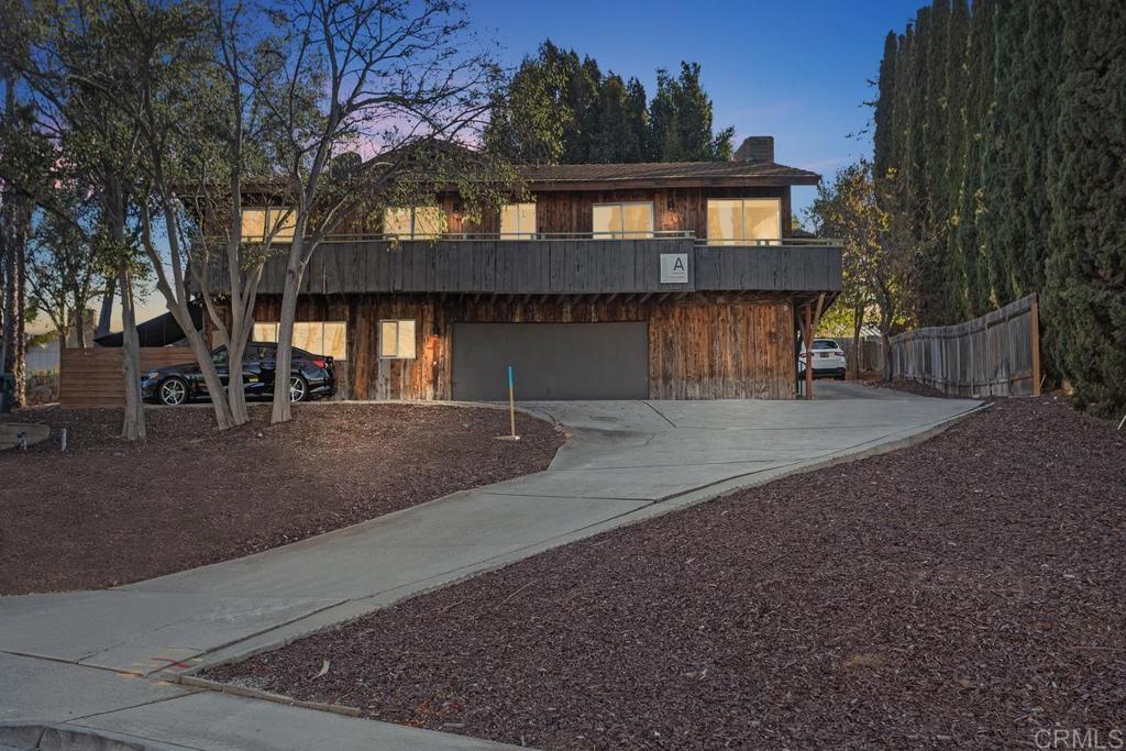 1341 Boyle Avenue, A And B Property Photo 2