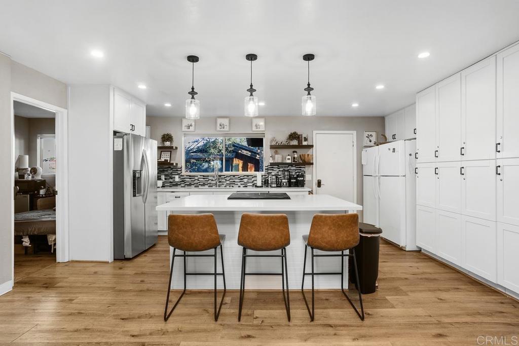 1341 Boyle Avenue, A And B Property Photo 4