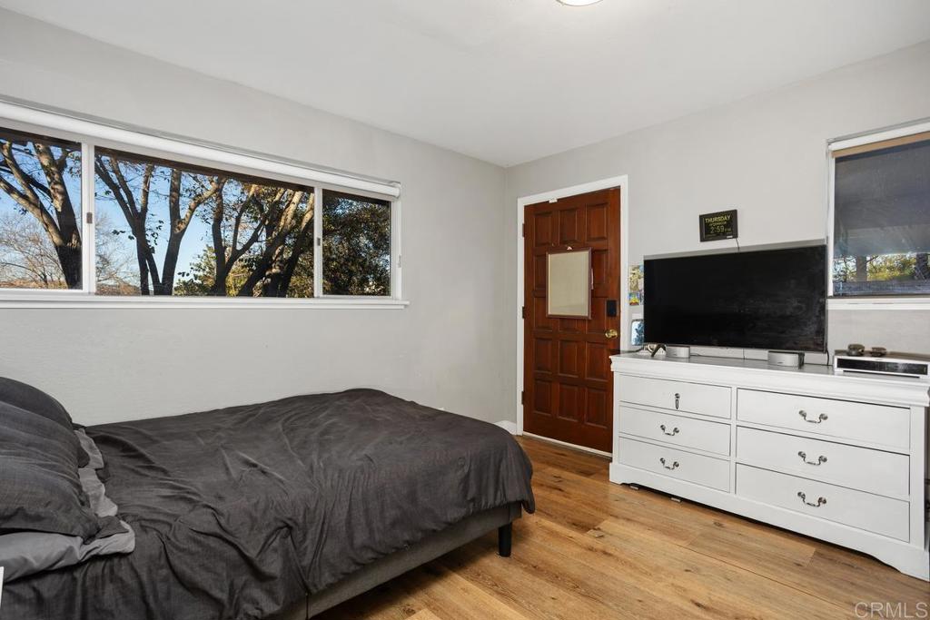 1341 Boyle Avenue, A And B Property Photo 20