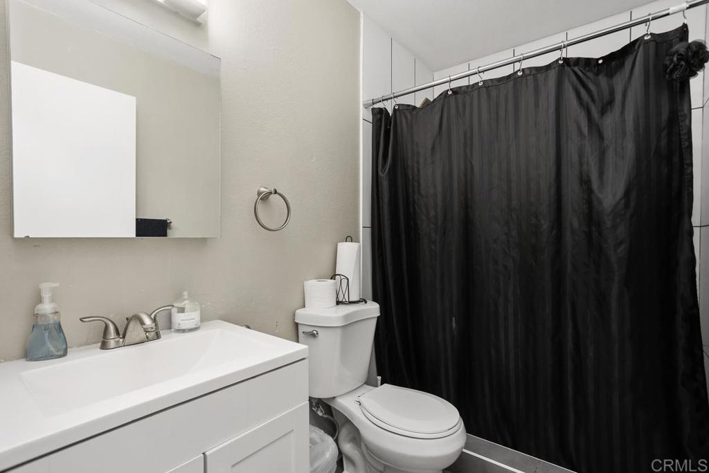 1341 Boyle Avenue, A And B Property Photo 21