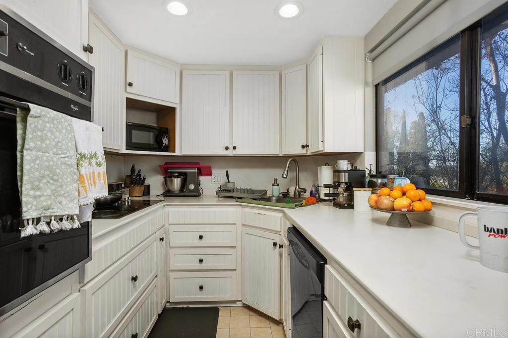 1341 Boyle Avenue, A And B Property Photo 31