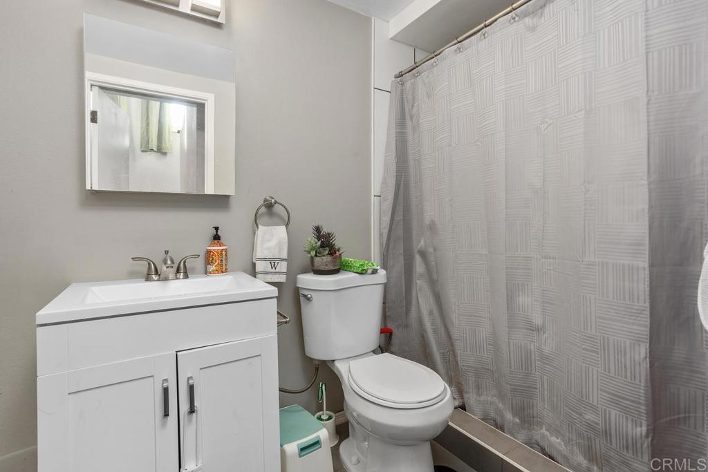 1341 Boyle Avenue, A And B Property Photo 37