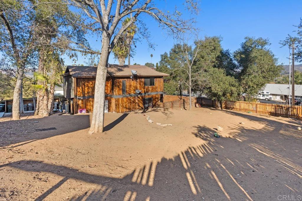 1341 Boyle Avenue, A And B Property Photo 38