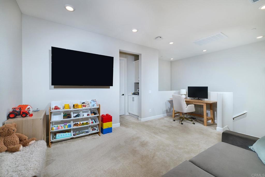 1065 Delpy View Property Photo 8