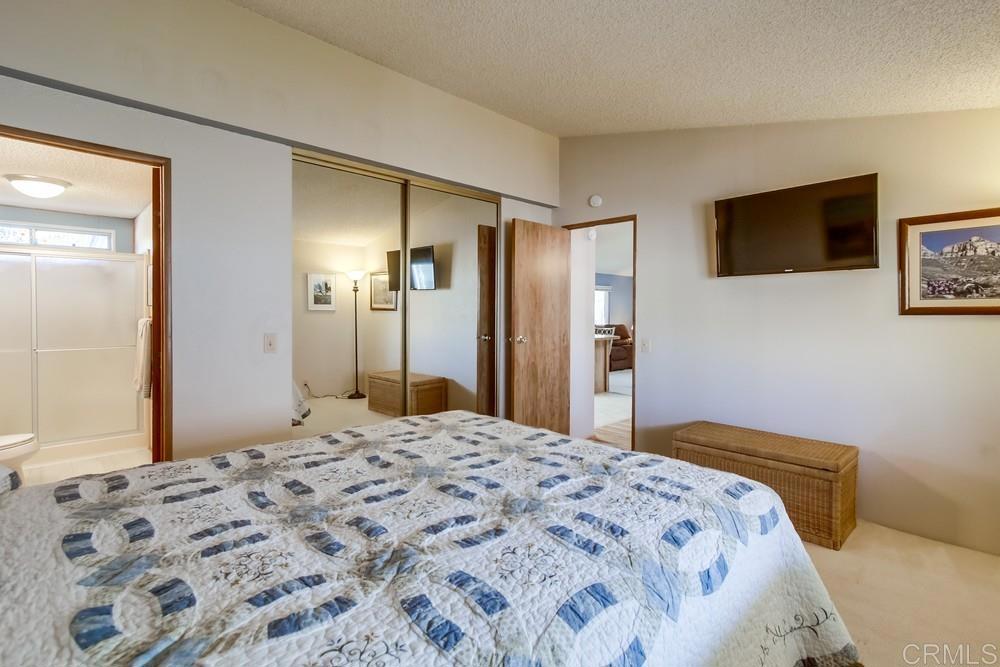 525 W El Norte Parkway 10 Property Photo 17