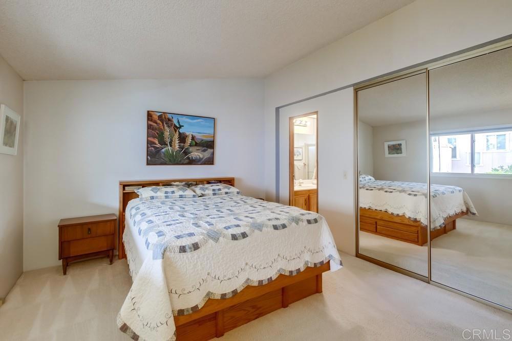 525 W El Norte Parkway 10 Property Photo 18