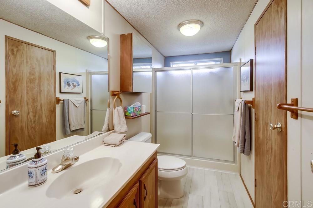 525 W El Norte Parkway 10 Property Photo 19