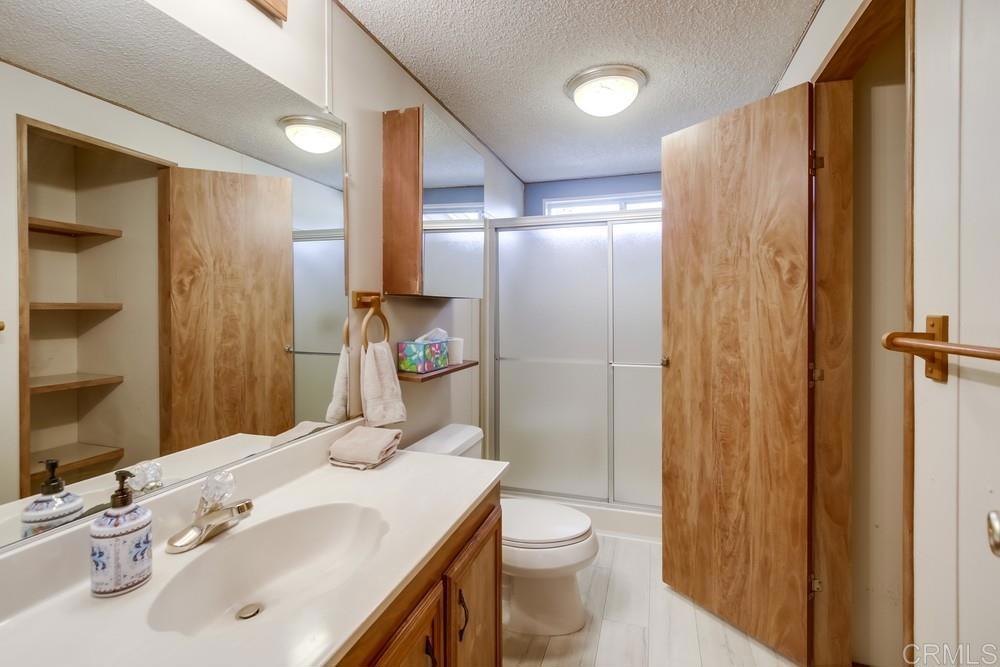 525 W El Norte Parkway 10 Property Photo 20