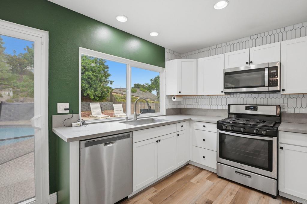 13104 Lakeview Granada Drive Property Photo 4