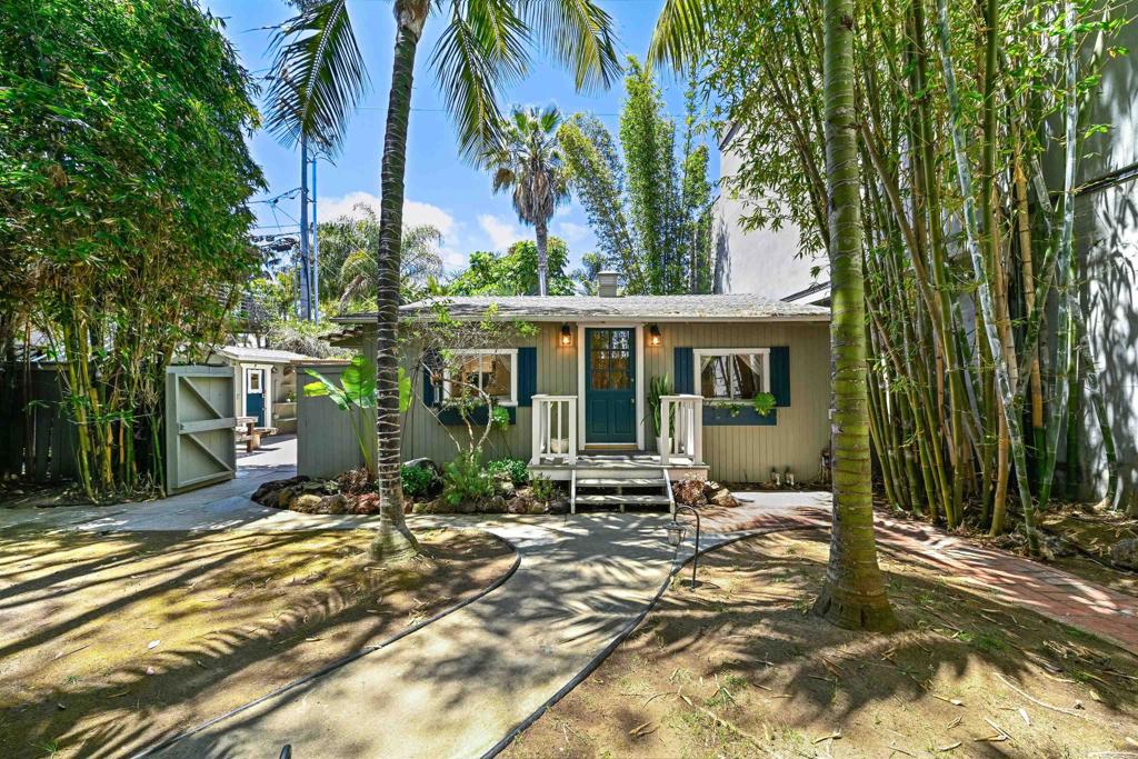 748 N Coast Highway 101 Property Photo 1