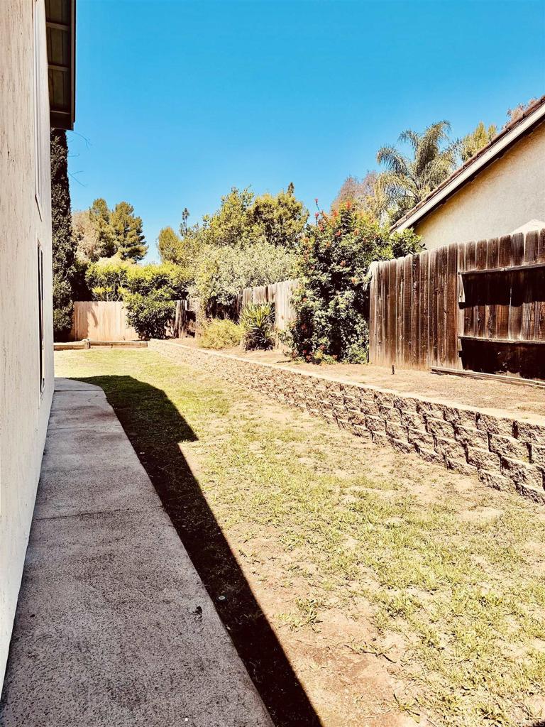 14744 Roberto Rio Road Property Photo 5