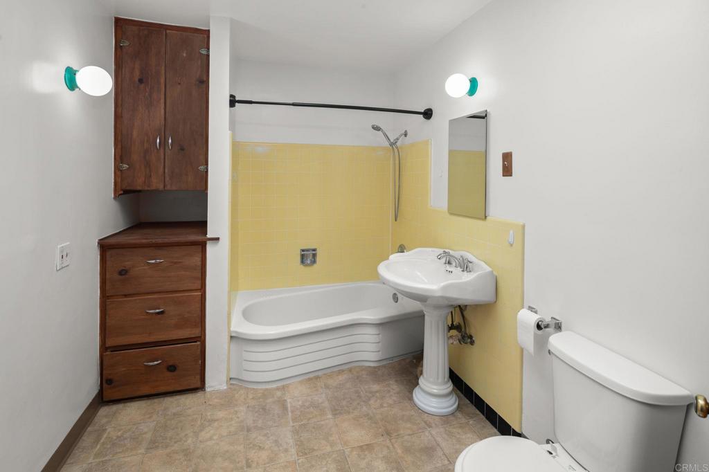 14038 San Pasqual Valley Road Property Photo 20