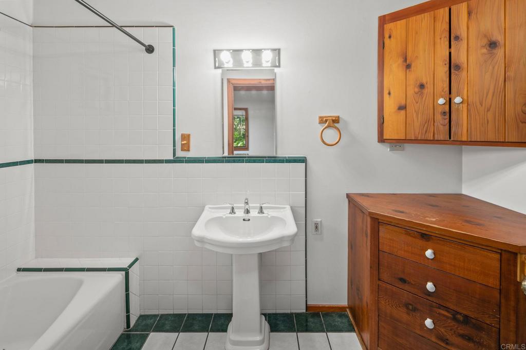 14038 San Pasqual Valley Road Property Photo 22