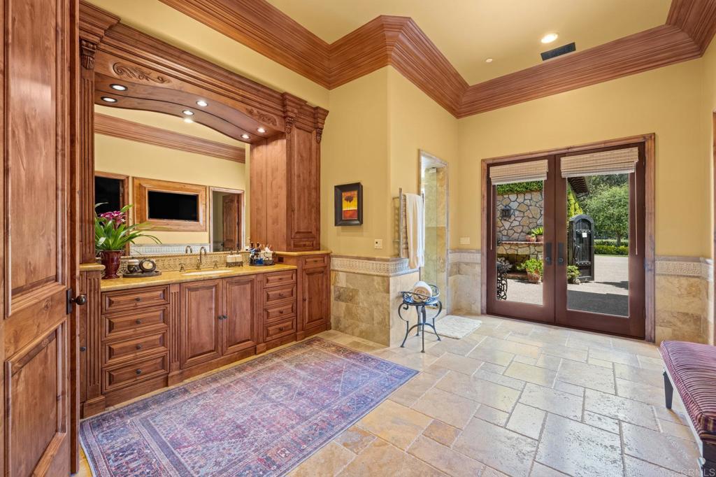 6314 El Apajo Property Photo 38