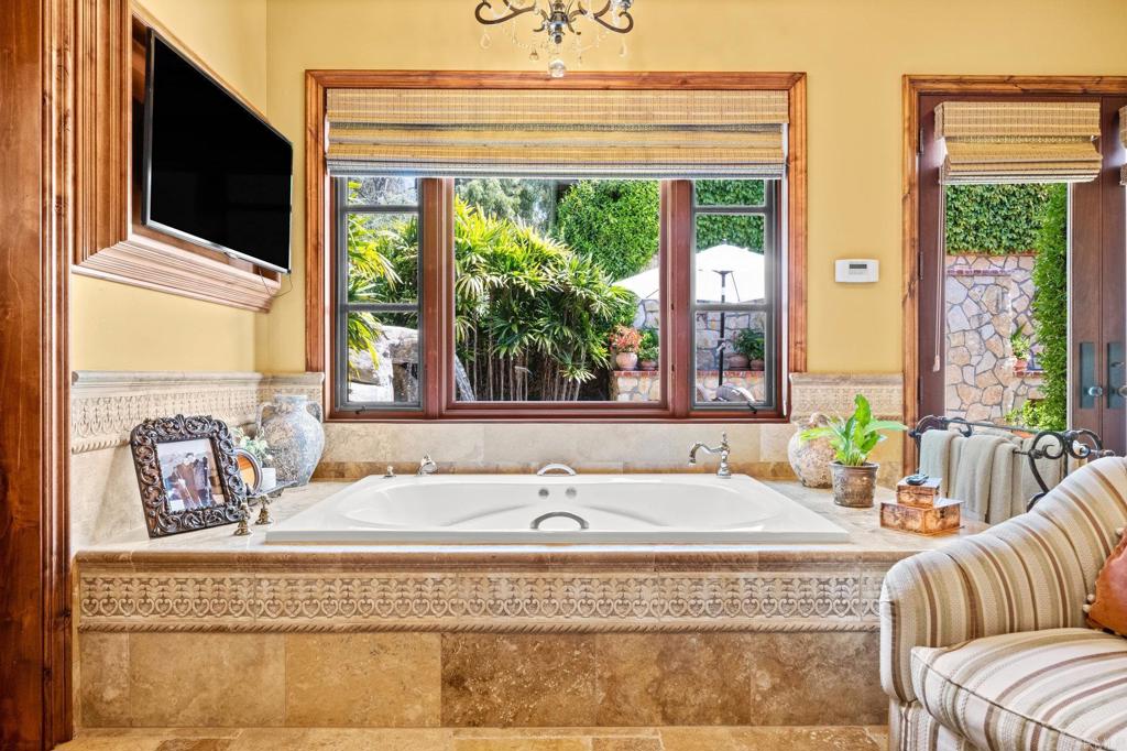 6314 El Apajo Property Photo 41