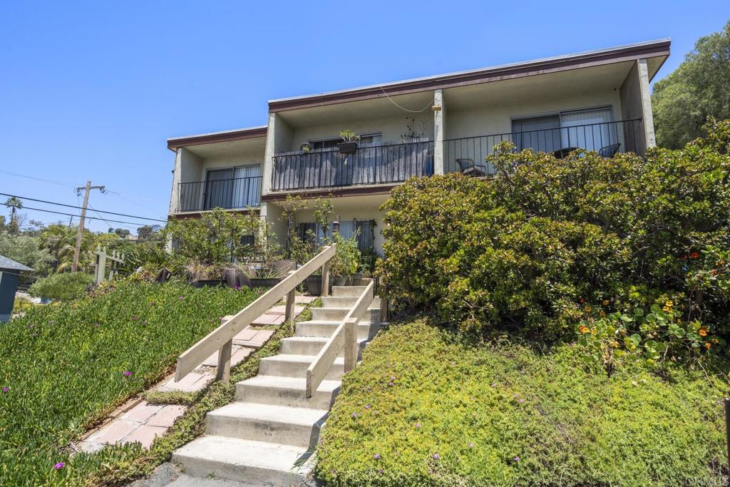 1605 09 Glenwood Drive Property Photo 2