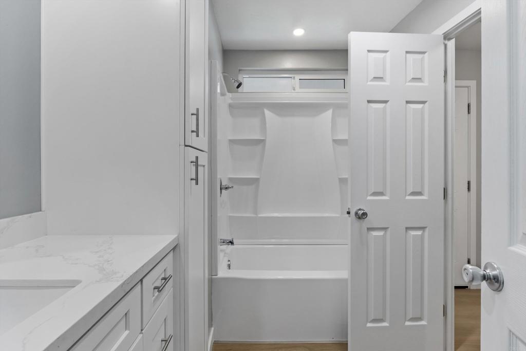 718 Sycamore Avenue 181 Property Photo 21