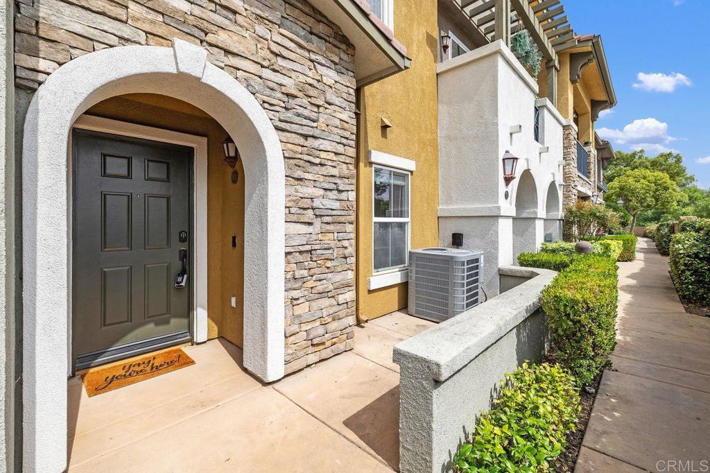 112 Via Sovana Property Photo 2