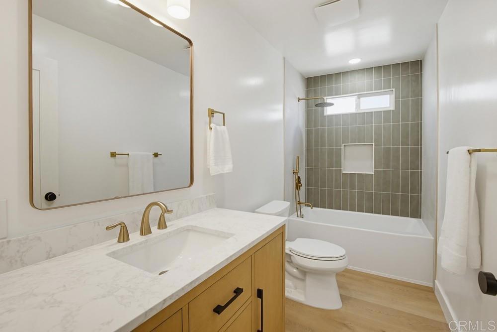 4614 Winona Avenue Property Photo 19