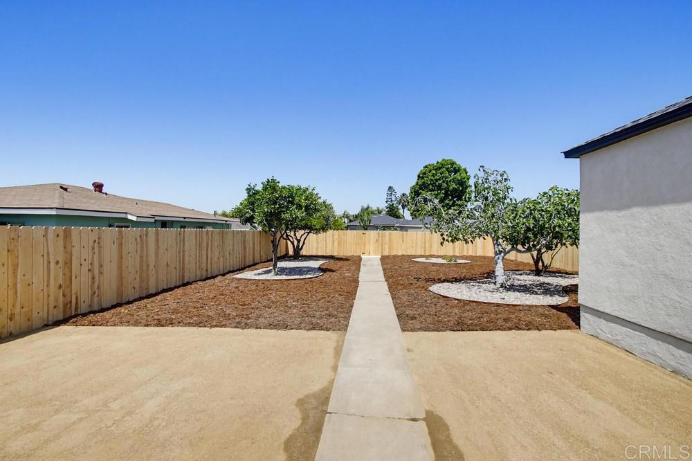 4614 Winona Avenue Property Photo 29