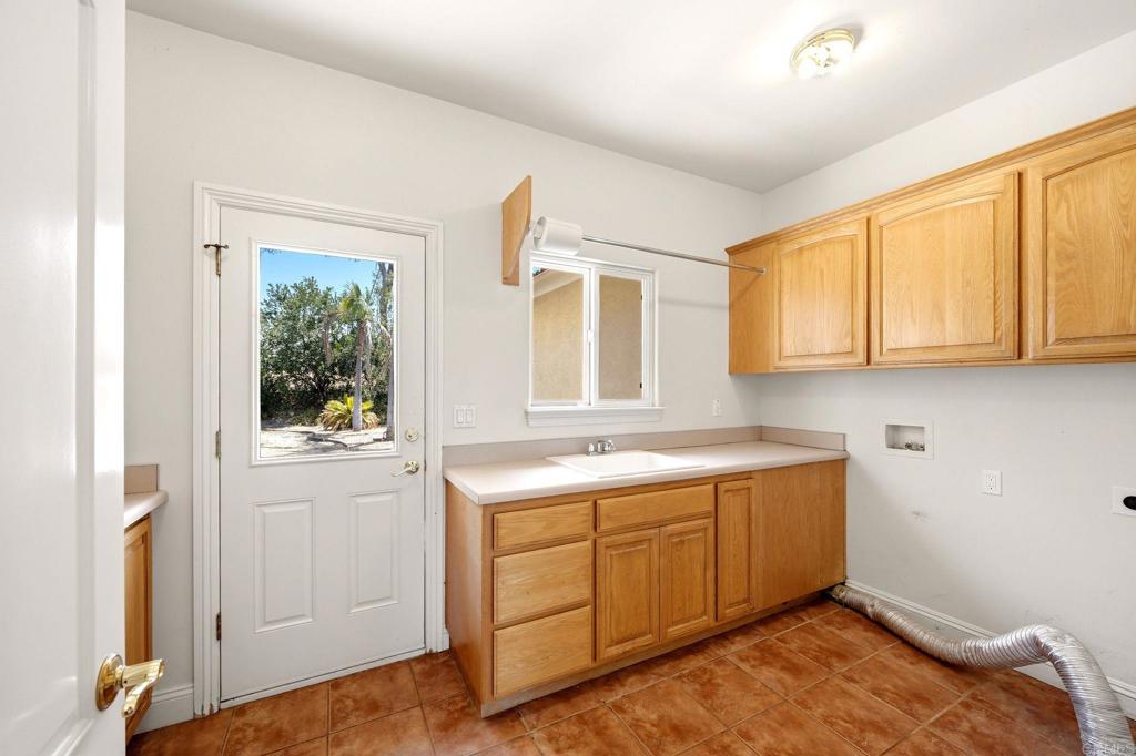 1534 Linda Street Property Photo 38