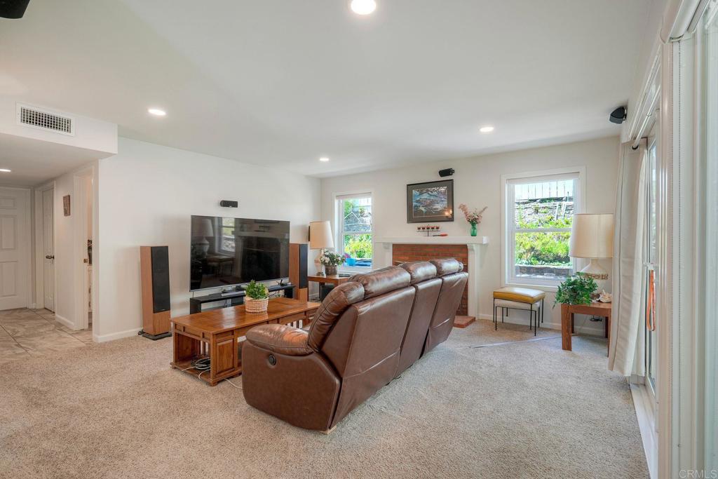 13639 Freeport Road Property Photo 10
