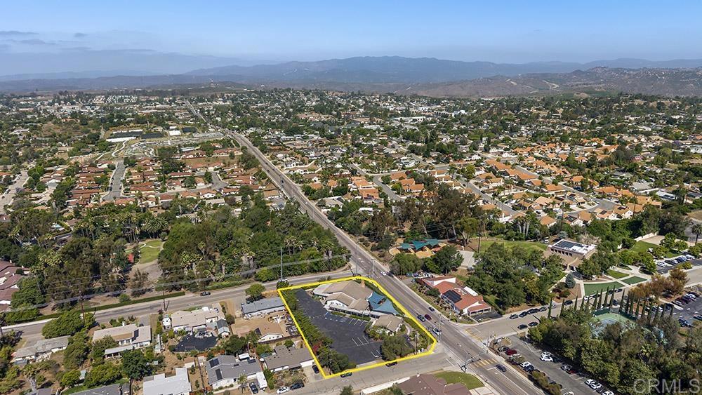 1109 E Fallbrook Street Property Photo 7